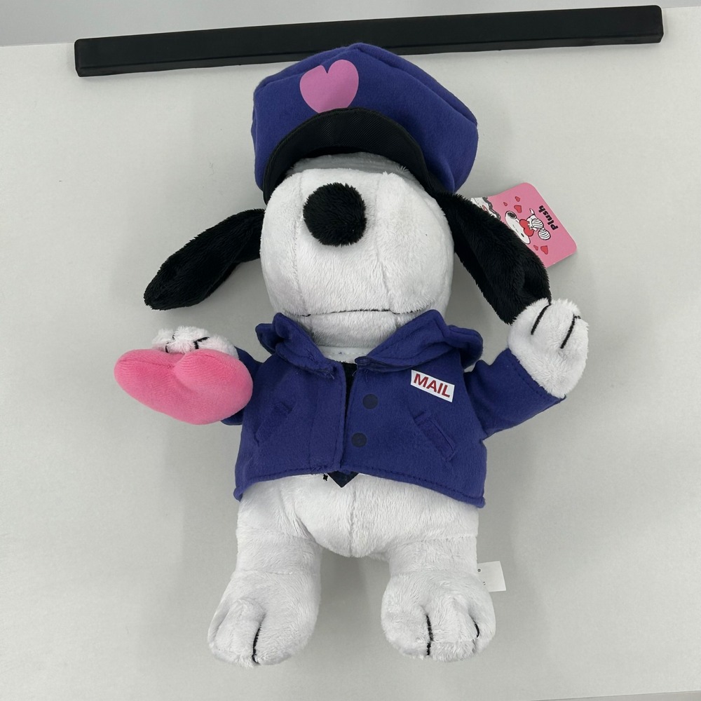 Peanuts‎ Snoopy Valentine Mail Carrier Plush Heart Stuffed Animal NWT